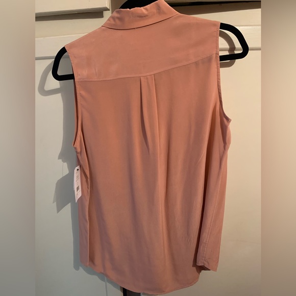 NWT Equipment Sleeveless slim signature button up blouse in Antique Rose - Picture 2 of 3